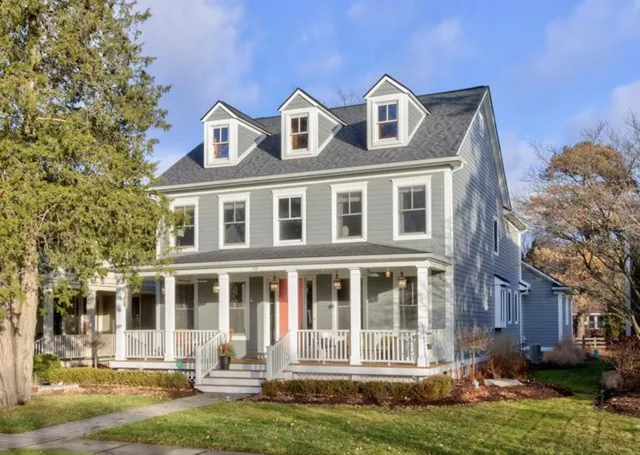 $1,137,000 | 10 Riverbank Drive, Beverly Hills, MI 48025