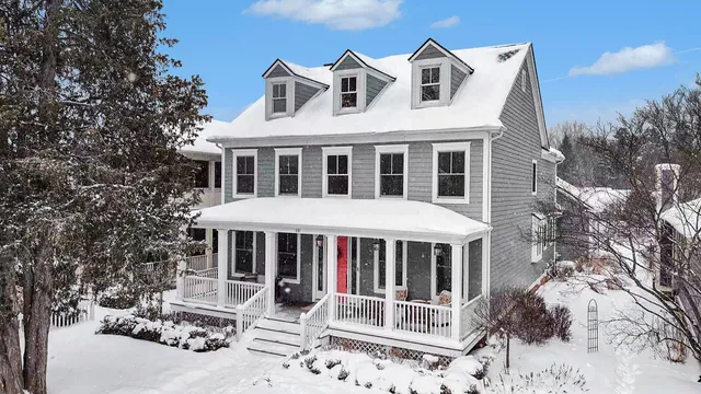 $1,137,000 | 10 Riverbank Drive, Beverly Hills, MI 48025