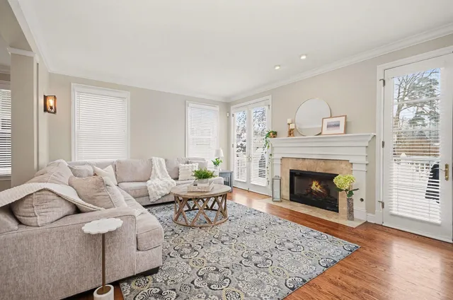 $1,137,000 | 10 Riverbank Drive, Beverly Hills, MI 48025