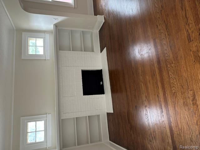 24320 Flower Avenue Eastpointe, MI 48021 - Photo 3 of 29