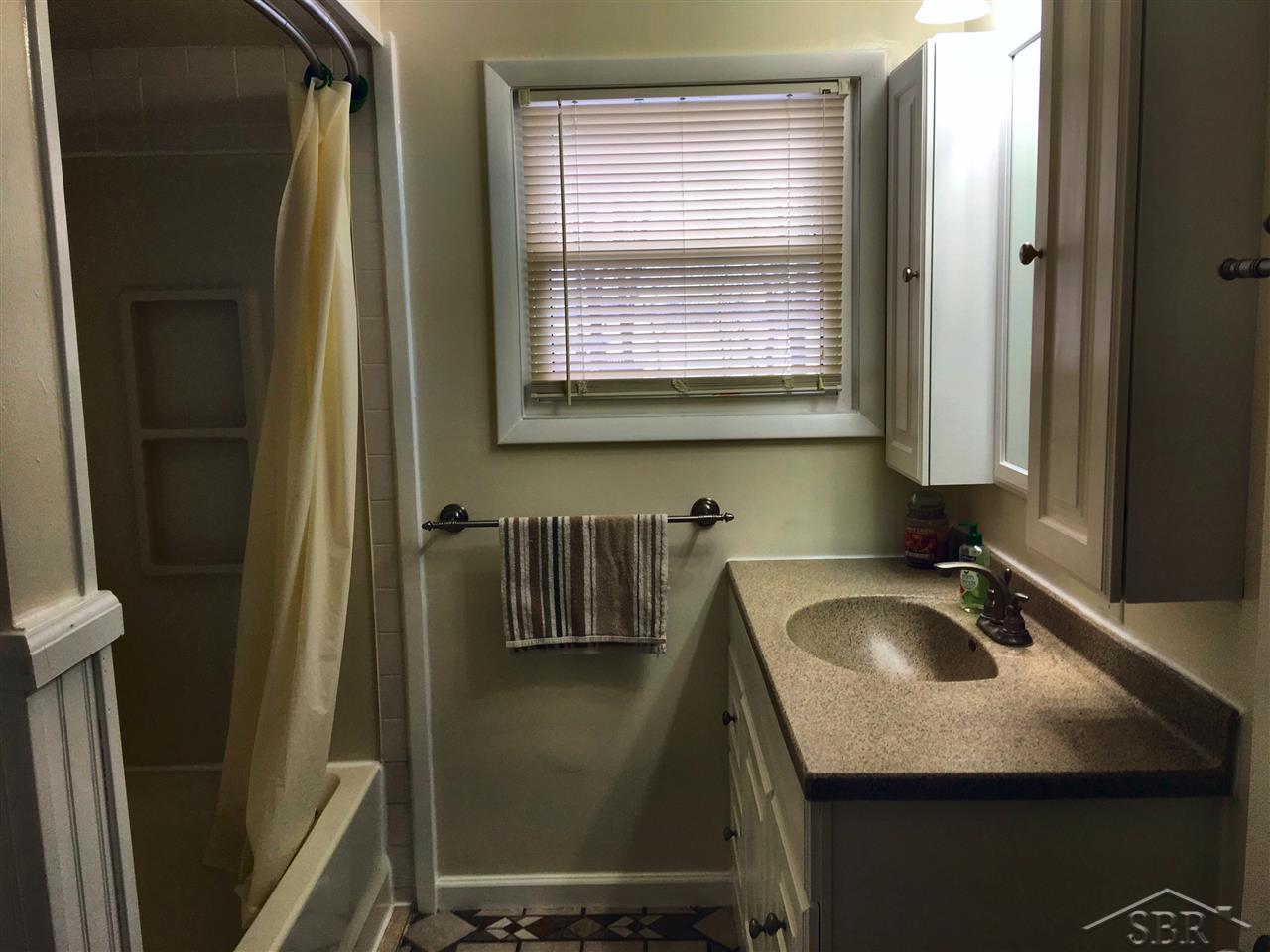 1386 Wetters Road Kawkawlin, MI 48631 - Photo 10 of 15 Bathroom