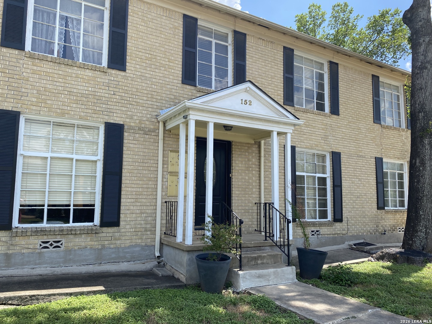 152 Terrell Road, Unit 1 Alamo Heights, TX 78209 - Photo 1 of 6