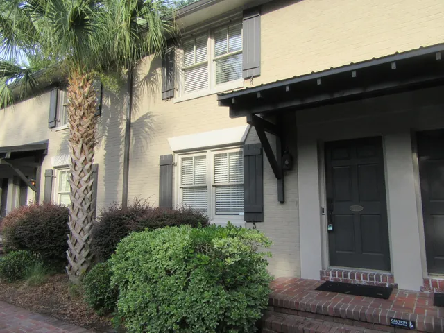 $1,950 | 554 Savannah Highway, Unit 10, Charleston, SC 29407