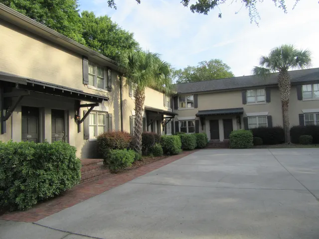 $1,950 | 554 Savannah Highway, Unit 10, Charleston, SC 29407
