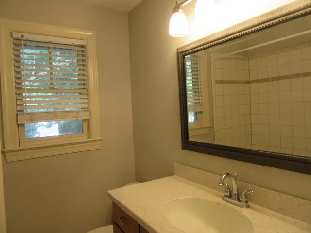 $1,950 | 554 Savannah Highway, Unit 10, Charleston, SC 29407