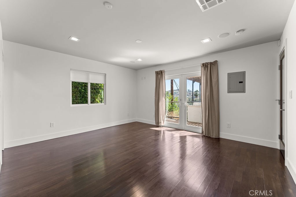 900 Cavanagh Road Glendale, CA 91207 - Photo 37 of 75 Gallery Image 37