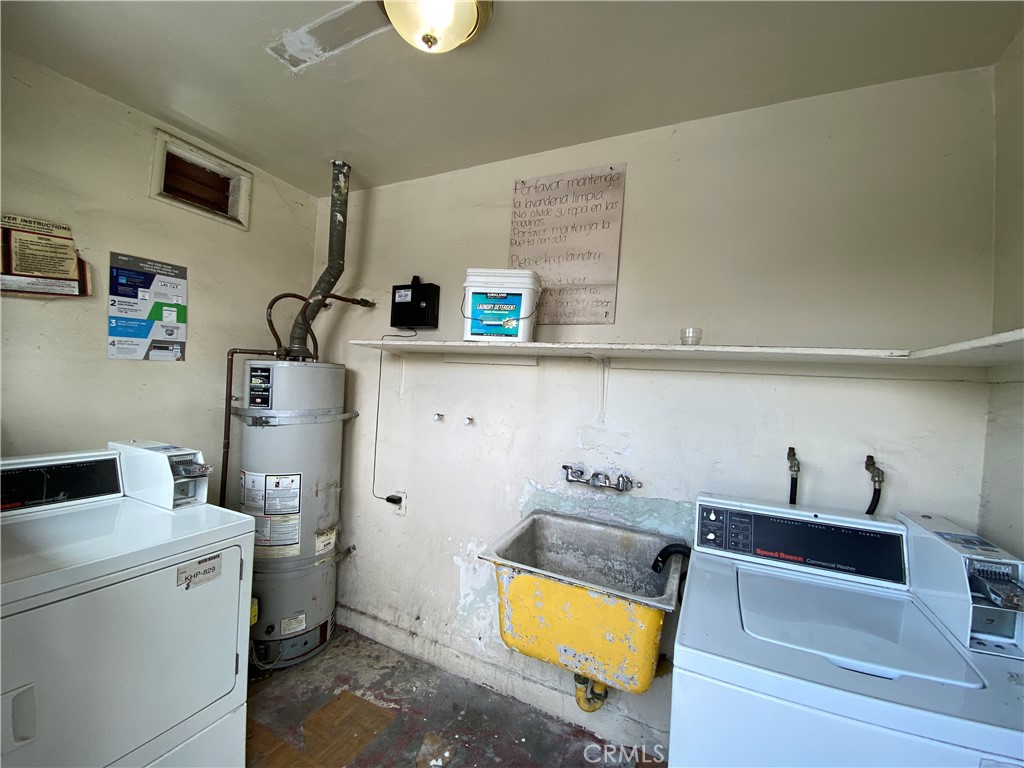 516 East Lomita Avenue, Unit 3 Glendale, CA 91205 - Photo 8 of 9 a room with a washing machine and sink