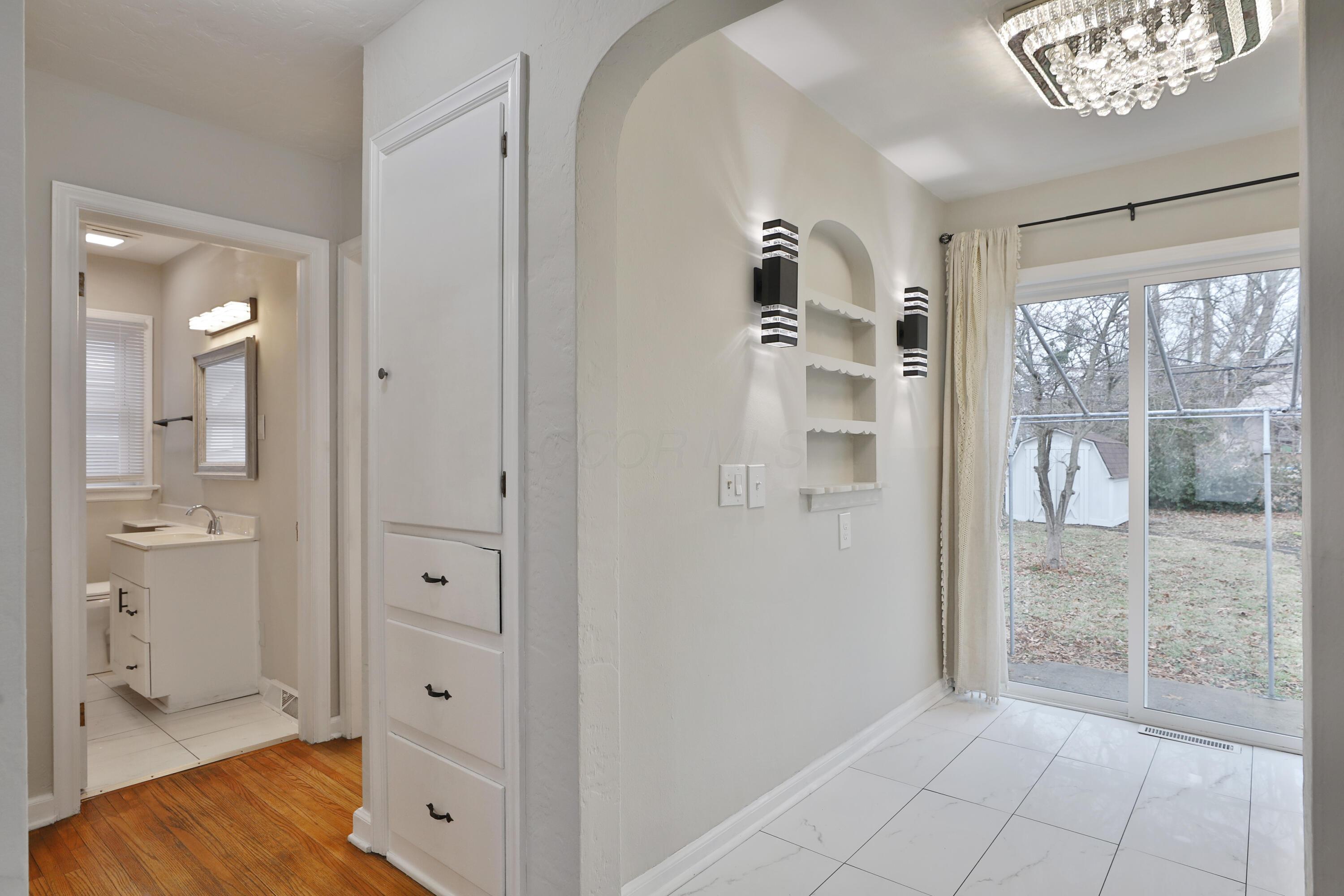 124 North Gould Road Columbus, OH 43209 - Photo 17 of 45 126-N-Gould-17