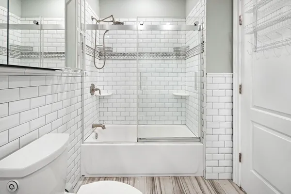 $3,675 | 104 Oak Street, Unit 1, Weehawken, NJ 07086