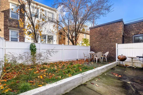 $3,675 | 104 Oak Street, Unit 1, Weehawken, NJ 07086