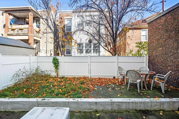 $3,675 | 104 Oak Street, Unit 1, Weehawken, NJ 07086