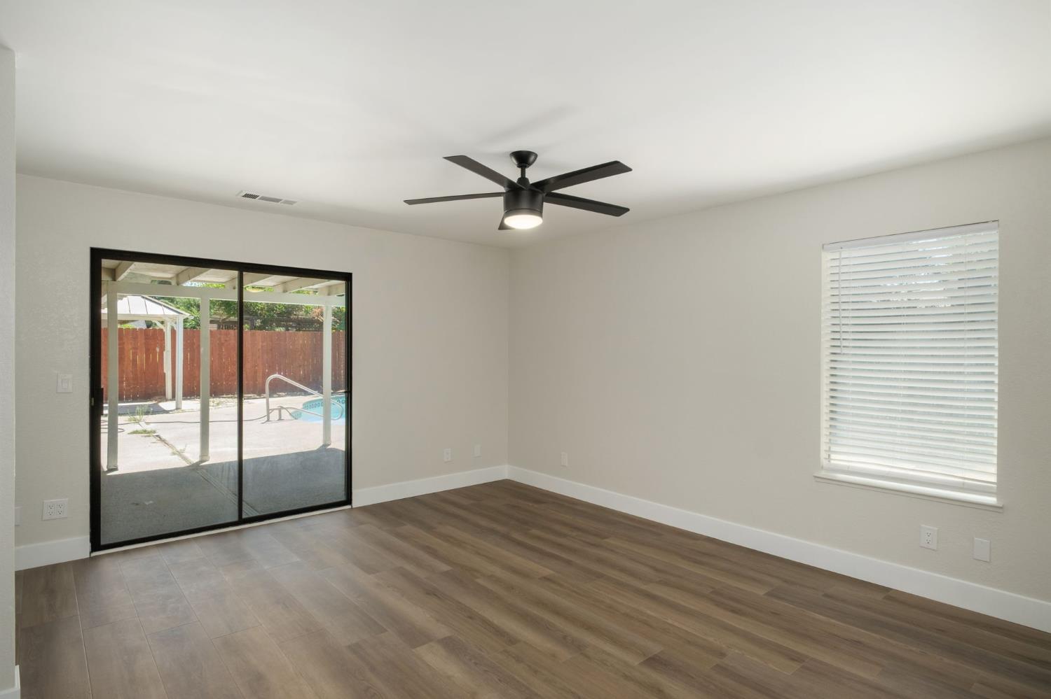 893 East Decatur Avenue Fresno, CA 93720 - Photo 20 of 36