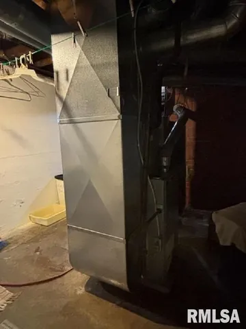 $175,000 | 814 3rd Street, Rosiclare, IL 62982