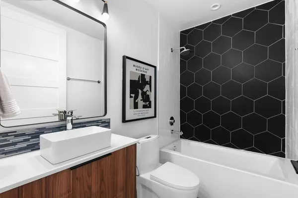 $4,900 | 4022 Valley View Road, Unit 2C, Austin, TX 78704