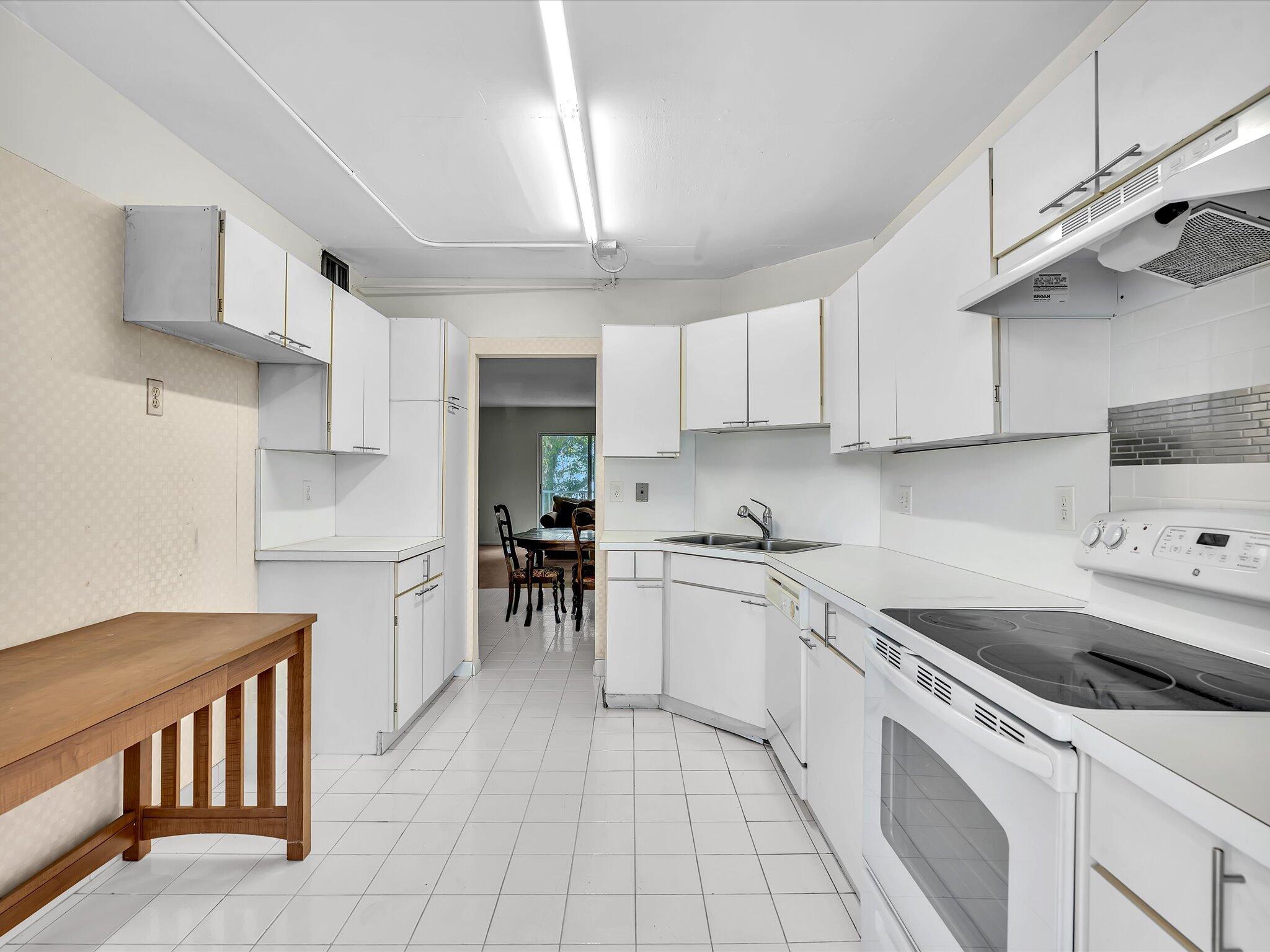 9101 West Sample Road, Unit 204 Coral Springs, FL 33065 - Photo 3 of 55 02-FPP00006