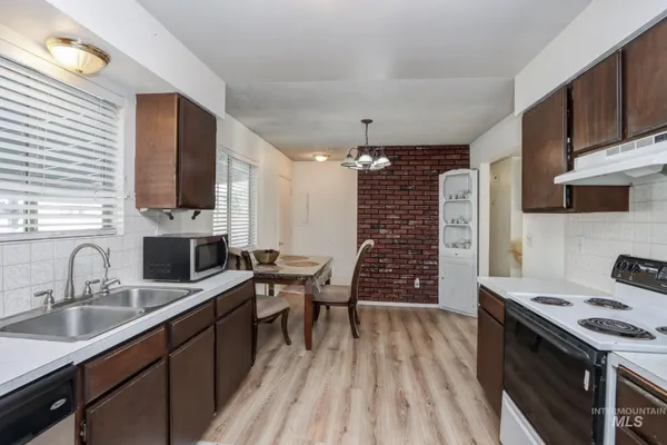 $345,000 | 563 Northwest 18th Street, Ontario, OR 97914