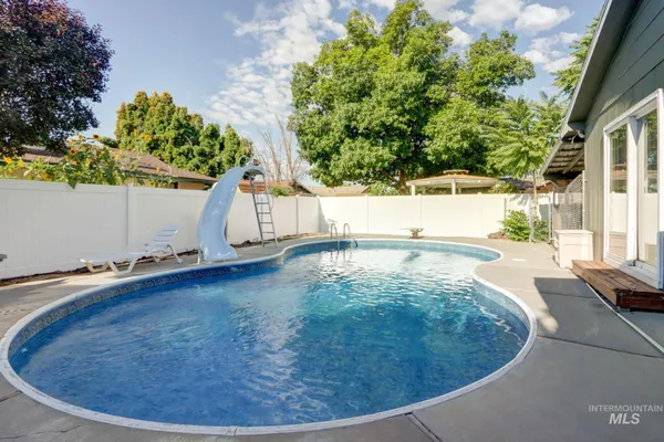 $345,000 | 563 Northwest 18th Street, Ontario, OR 97914