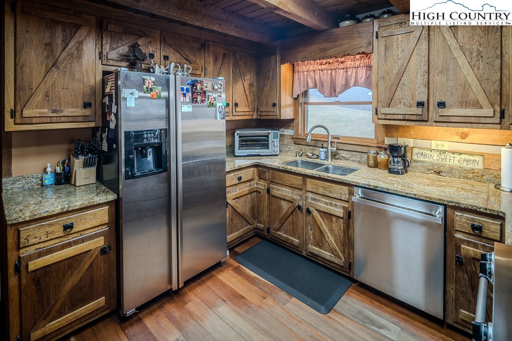 900 Flat Rock Road Crumpler, NC 28617 - Photo 17 of 47 Gallery Image 17