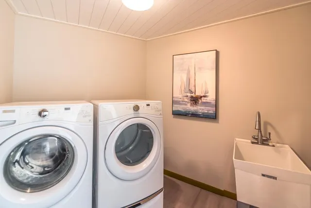 $995,000 | 2073 Perch Lane Southwest, Nisswa, MN 56468