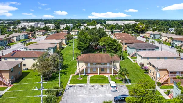 $165,000 | 694 Michigan Court, Unit 3, St. Cloud, FL 34769