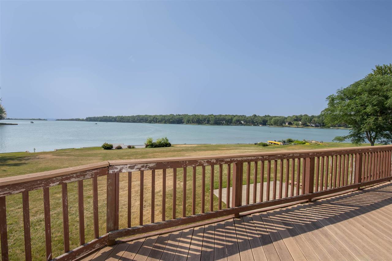 2239 Breckenboro Road Davis, IL 61019 - Photo 33 of 35 a balcony with wooden floor and city view