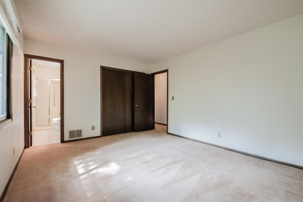 8952 Darnel Road Eden Prairie, MN 55347 - Photo 11 of 21 Gallery Image 11