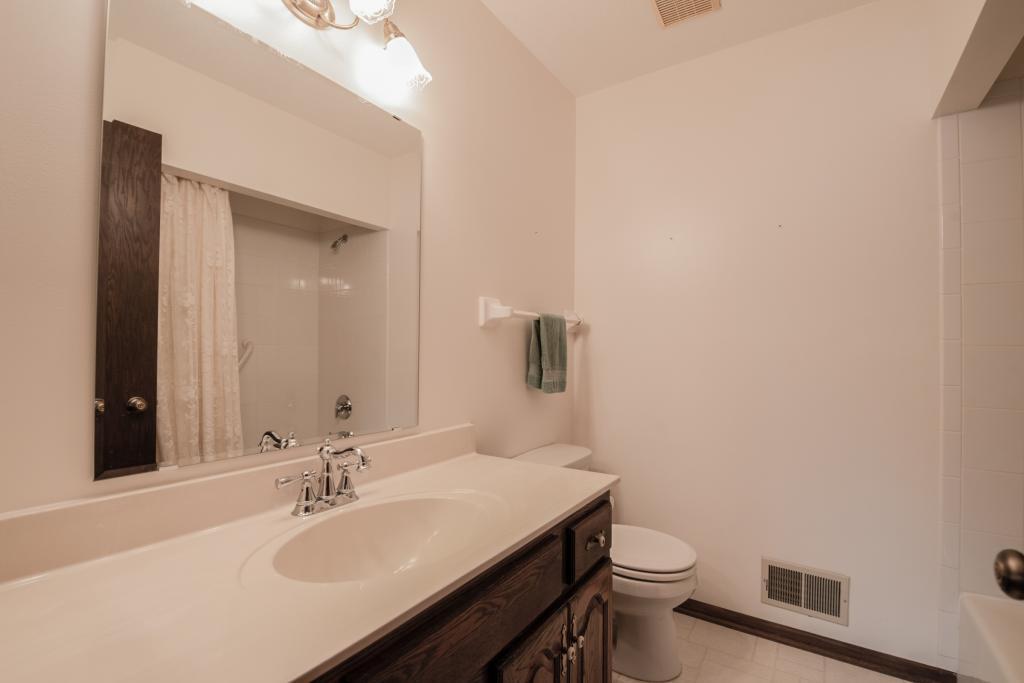 8952 Darnel Road Eden Prairie, MN 55347 - Photo 15 of 21 Gallery Image 15
