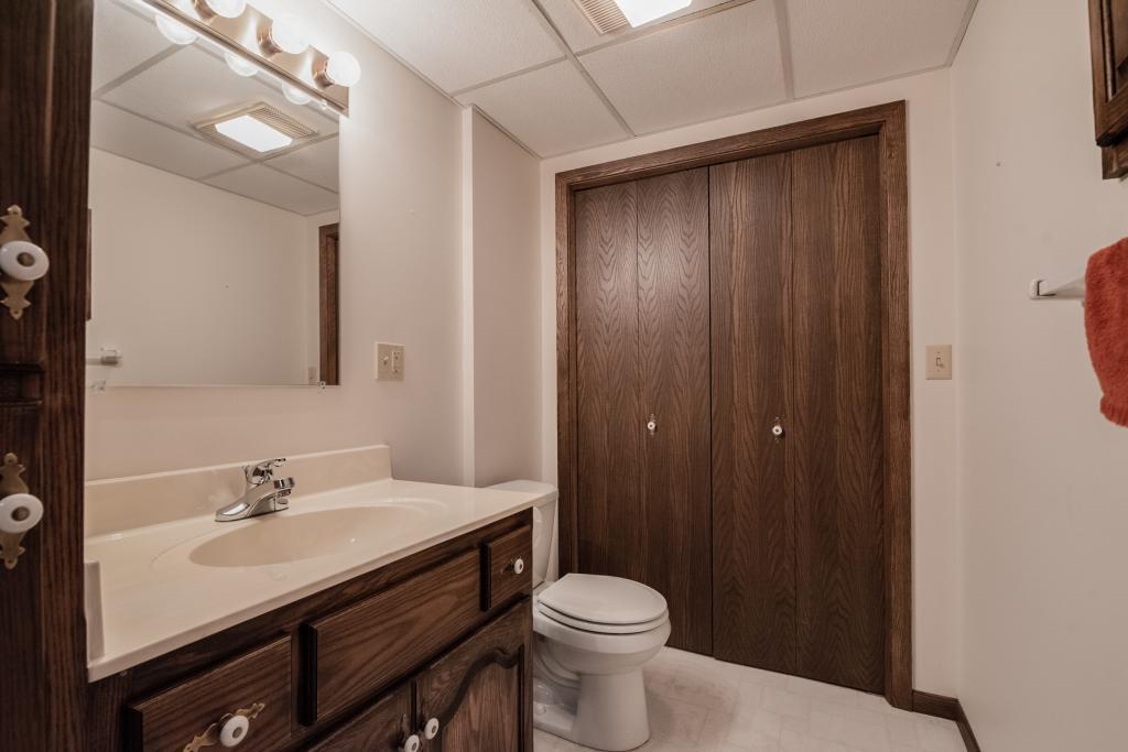 8952 Darnel Road Eden Prairie, MN 55347 - Photo 16 of 21 Gallery Image 16