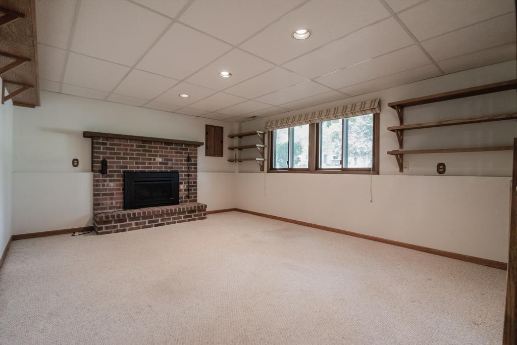 8952 Darnel Road Eden Prairie, MN 55347 - Photo 17 of 21 Gallery Image 17