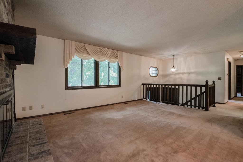 8952 Darnel Road Eden Prairie, MN 55347 - Photo 3 of 21 Gallery Image 3