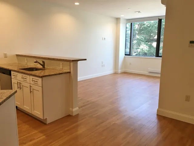 $2,583 | 875 Elm Street, Unit 316, Manchester, NH 03101