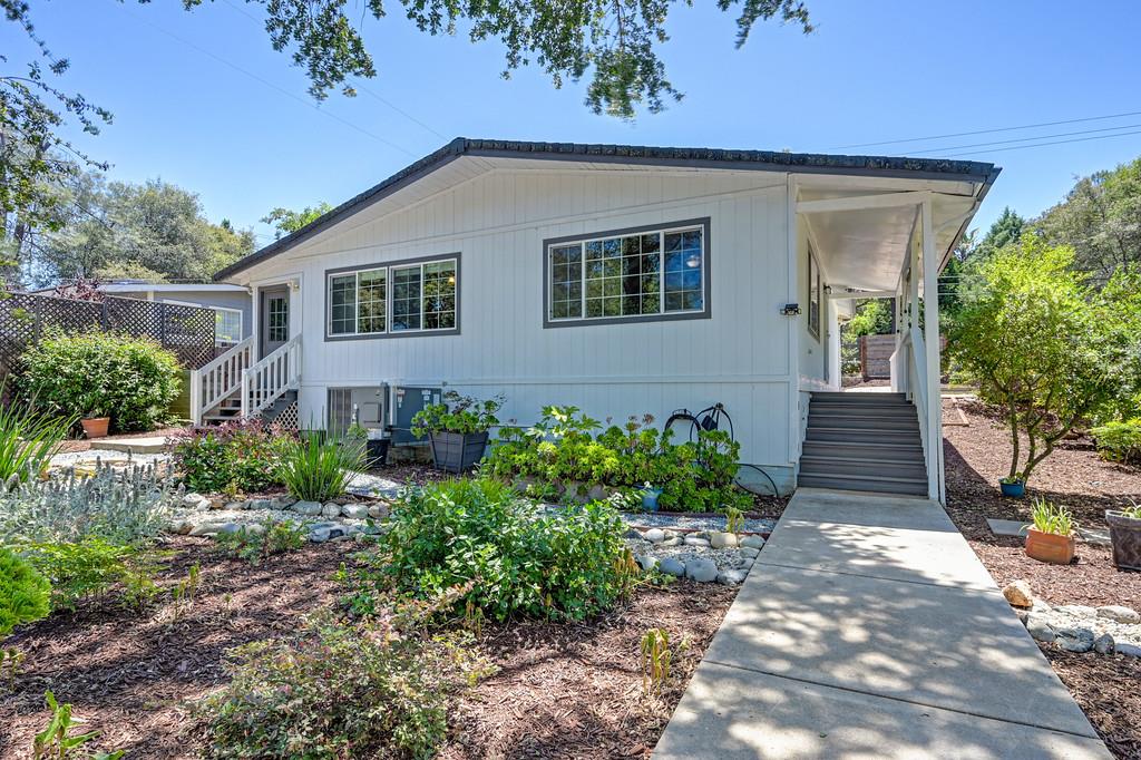 11375 Dry Creek Road Auburn, CA 95602 - Photo 1 of 33
