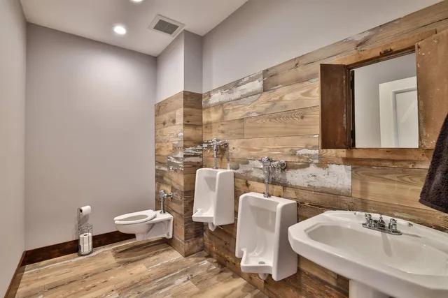 $1,688,800 | 21563 Fox Road, Guilford, IN 47022