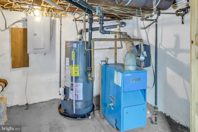 a view of a walk in closet