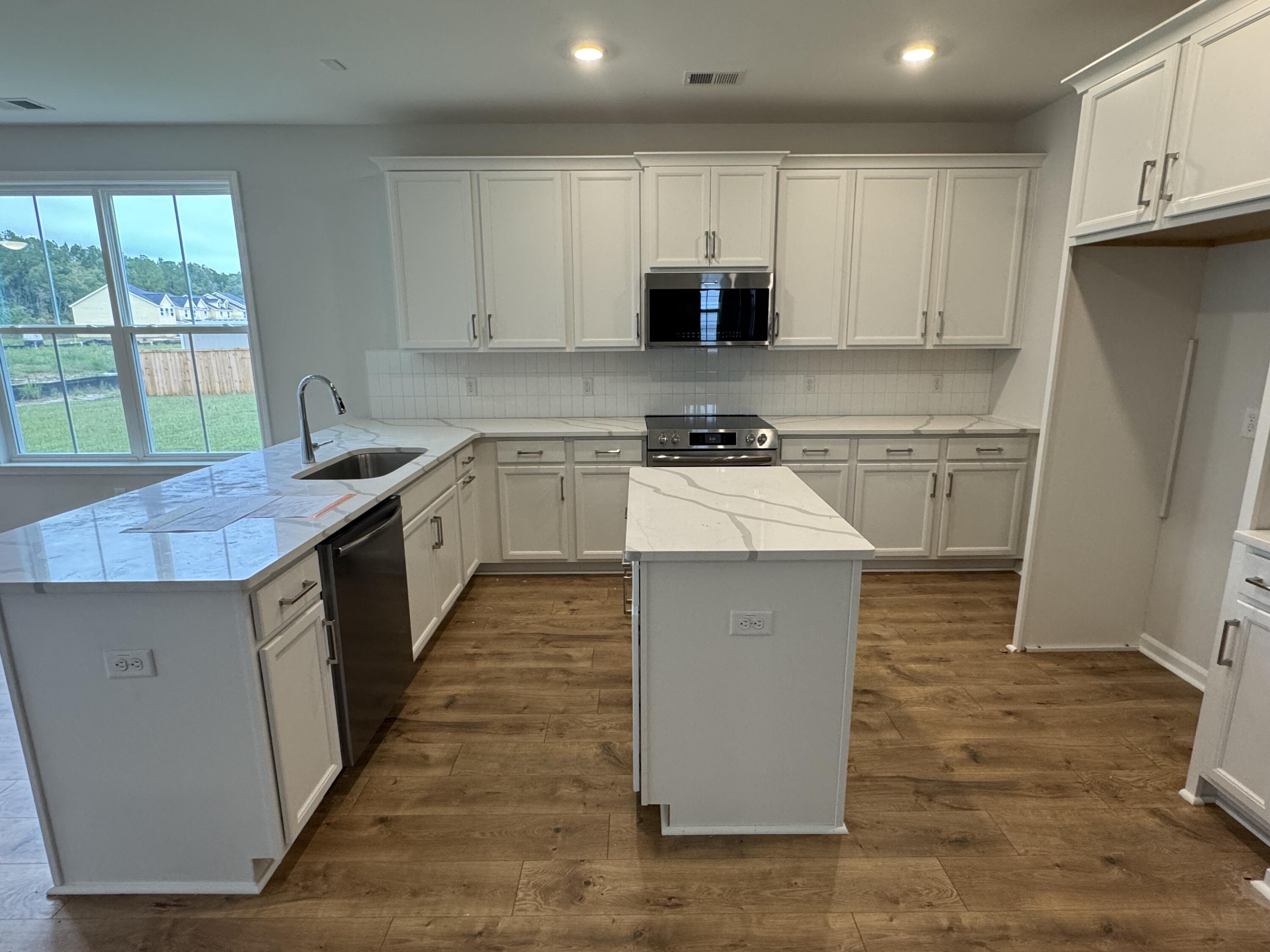 322 Abercom Place Drive Moncks Corner, SC 29461 - Photo 5 of 34 IMG_4932