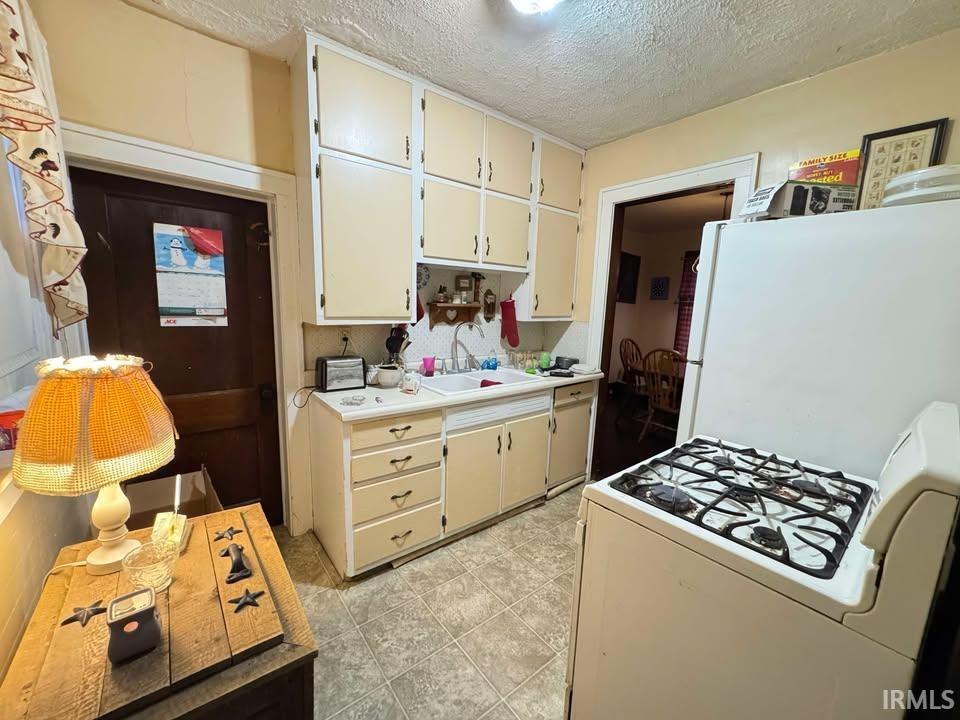 267 West 7th Street Peru, IN 46970 - Photo 9 of 27