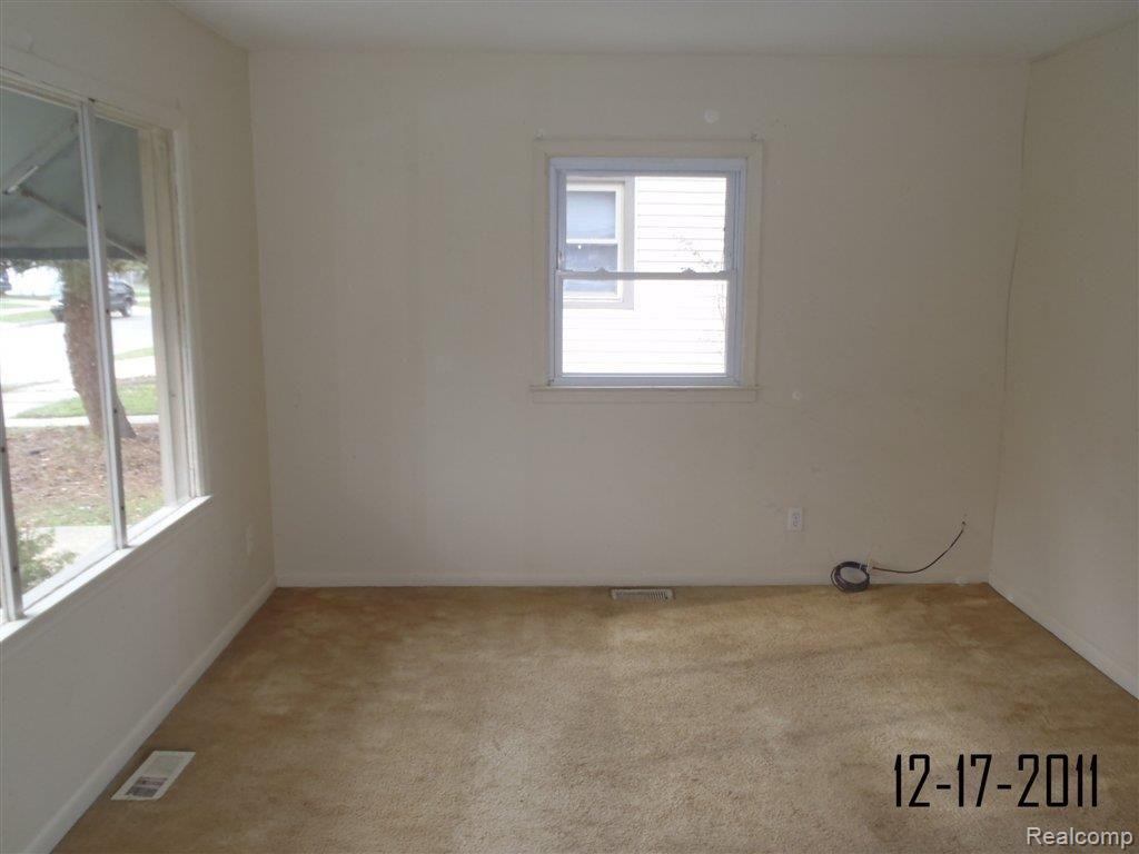 2191 Rome Avenue Warren, MI 48091 - Photo 2 of 6 12-17-11_BRICE 032.jpg