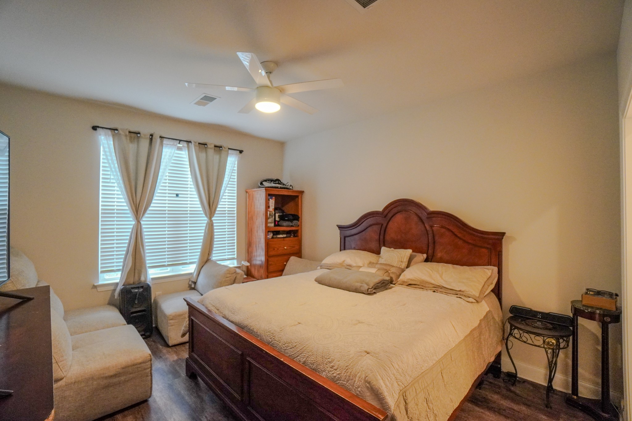 257 Breaking Pen Road Gallatin, TN 37066 - Photo 25 of 58 a bedroom with a bed and a large mirror