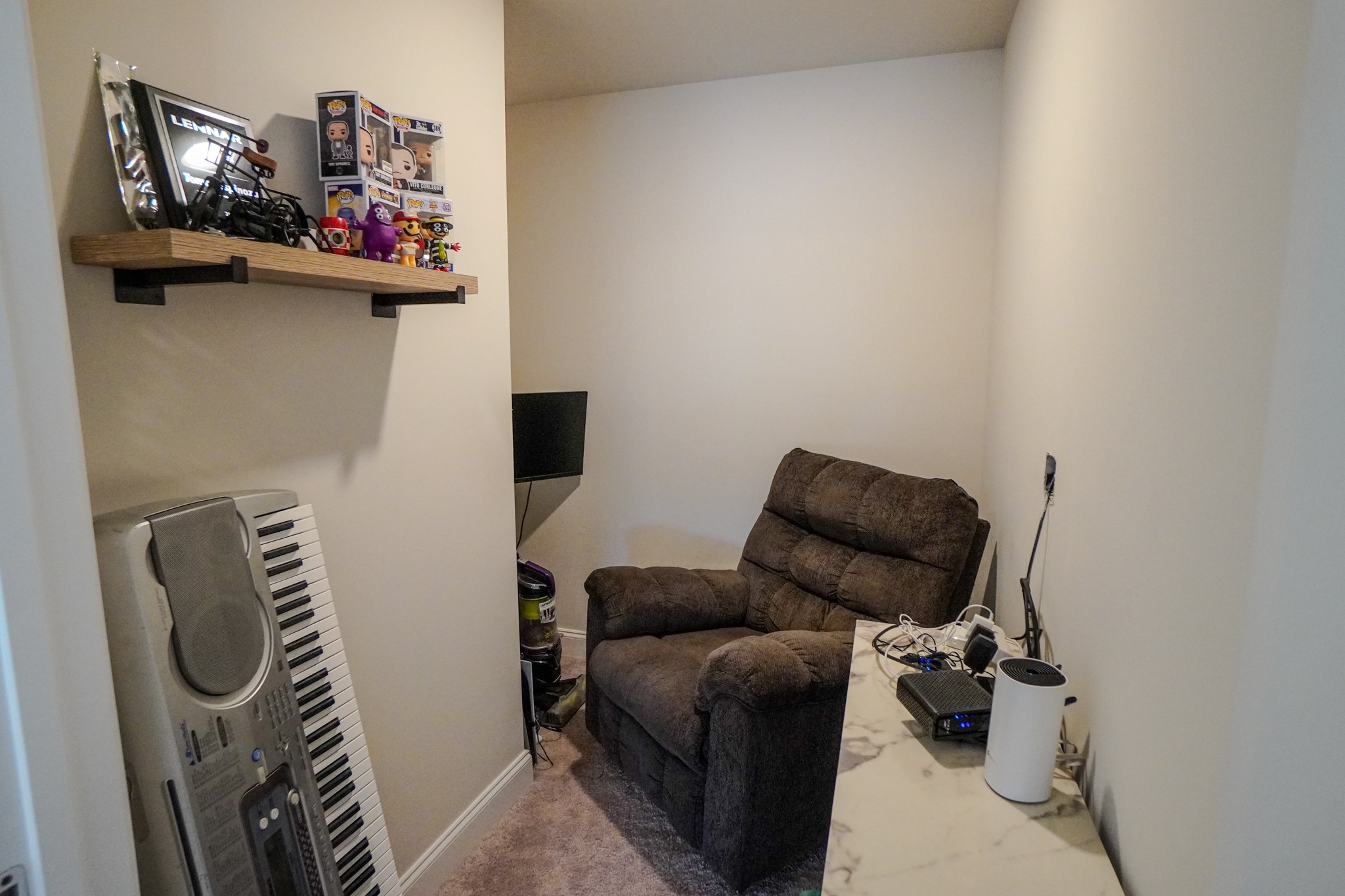 257 Breaking Pen Road Gallatin, TN 37066 - Photo 35 of 58 a living room with furniture and a couch
