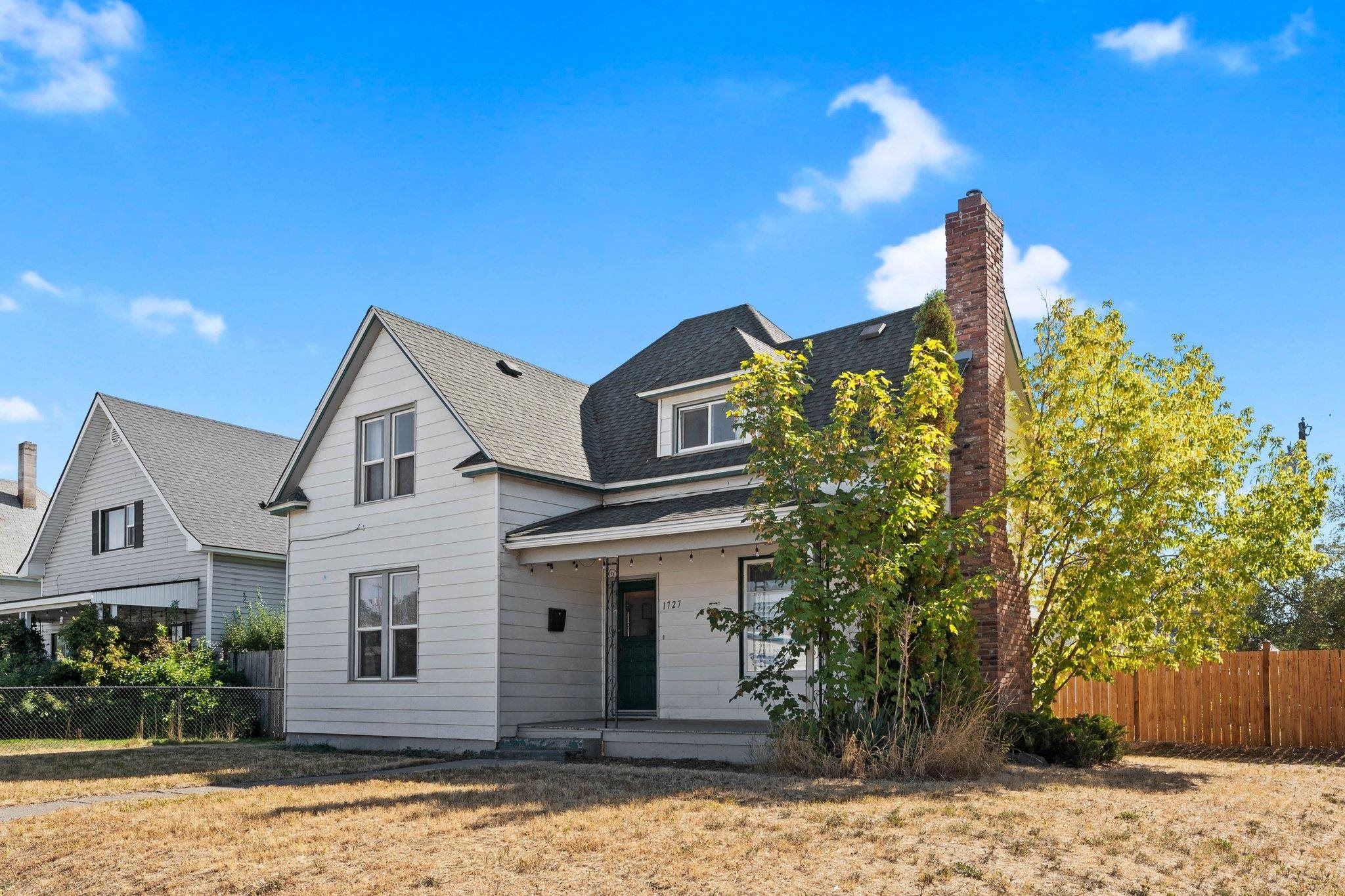 1727 West Sharp Avenue Spokane, WA 99201 - Photo 2 of 21