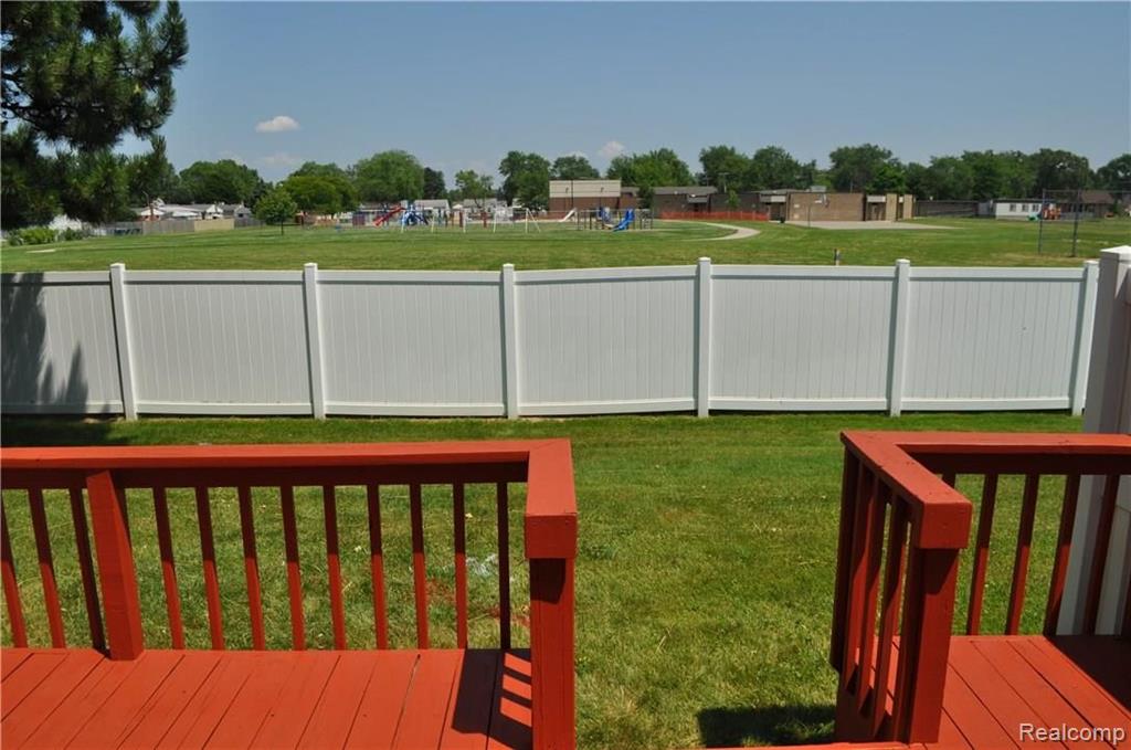 12631 Ronda Drive Southgate, MI 48195 - Photo 10 of 28