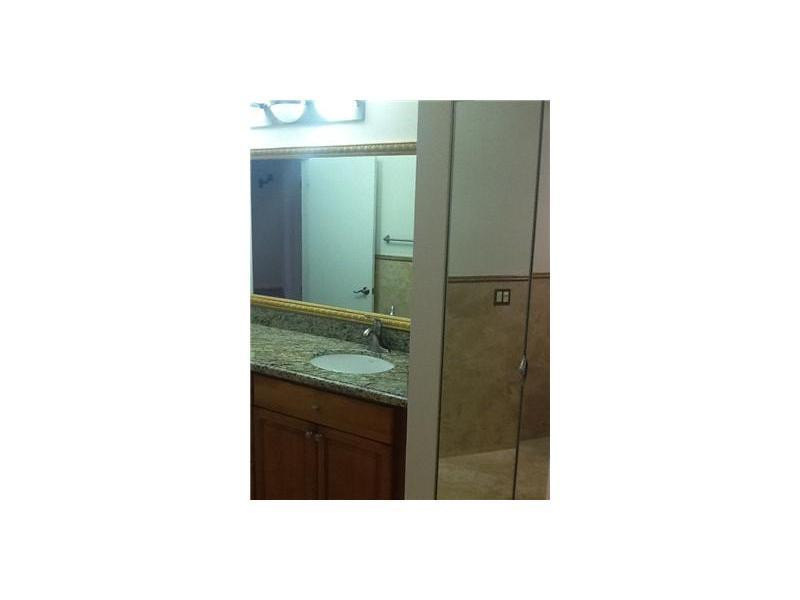 6403 Boca Circle, Unit 96 Boca Raton, FL 33433 - Photo 6 of 18 Master Bath/Spa