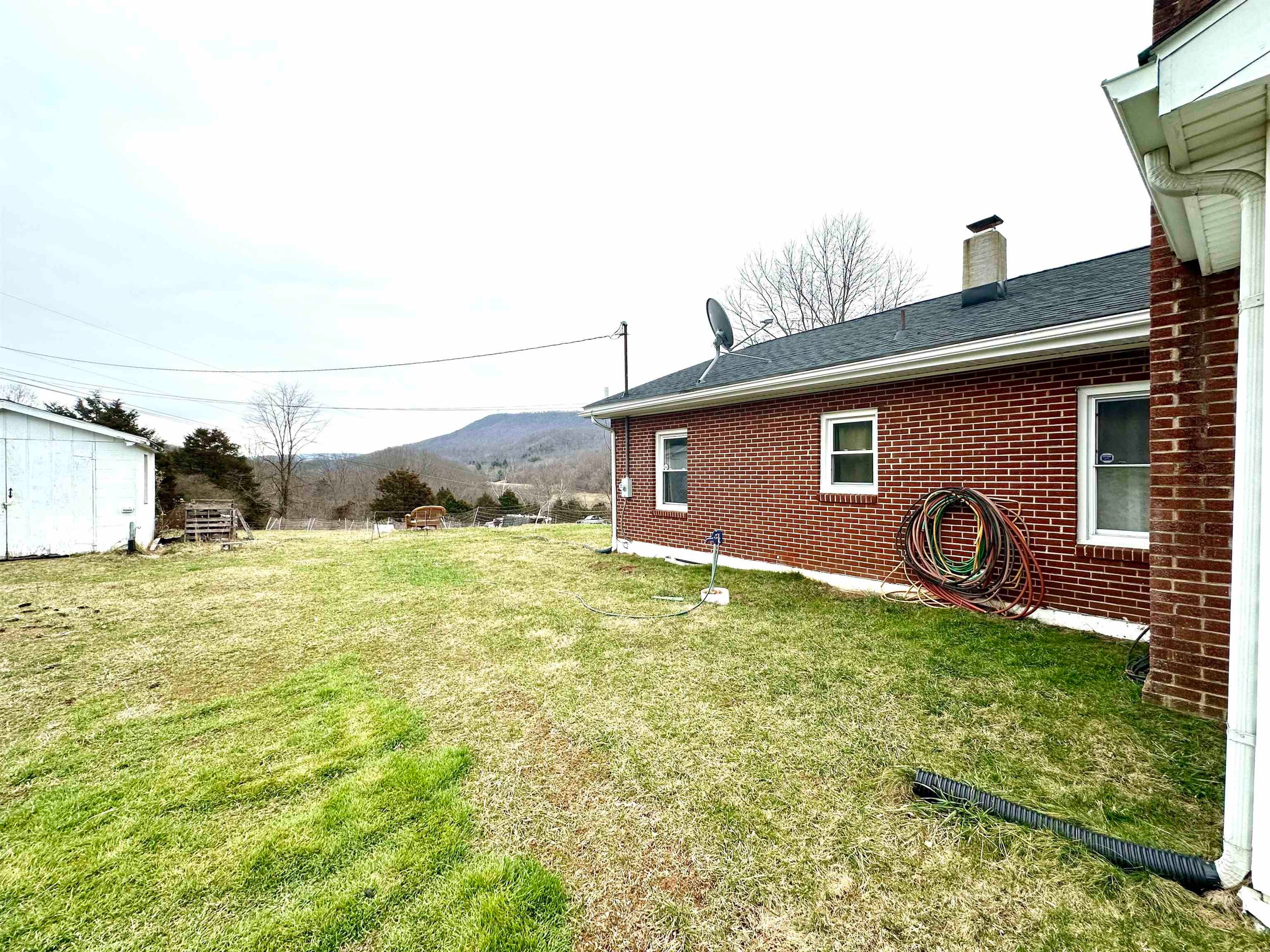 200 Country Road Pembroke, VA 24136 - Photo 4 of 23 Gallery Image 4