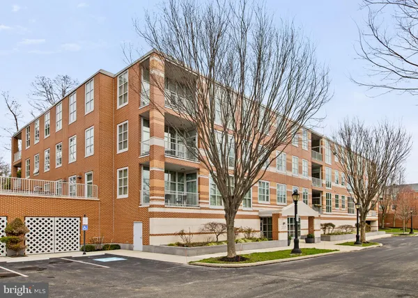 $850,000 | 300 Iron Works Way, Unit 326, Wayne, PA 19087