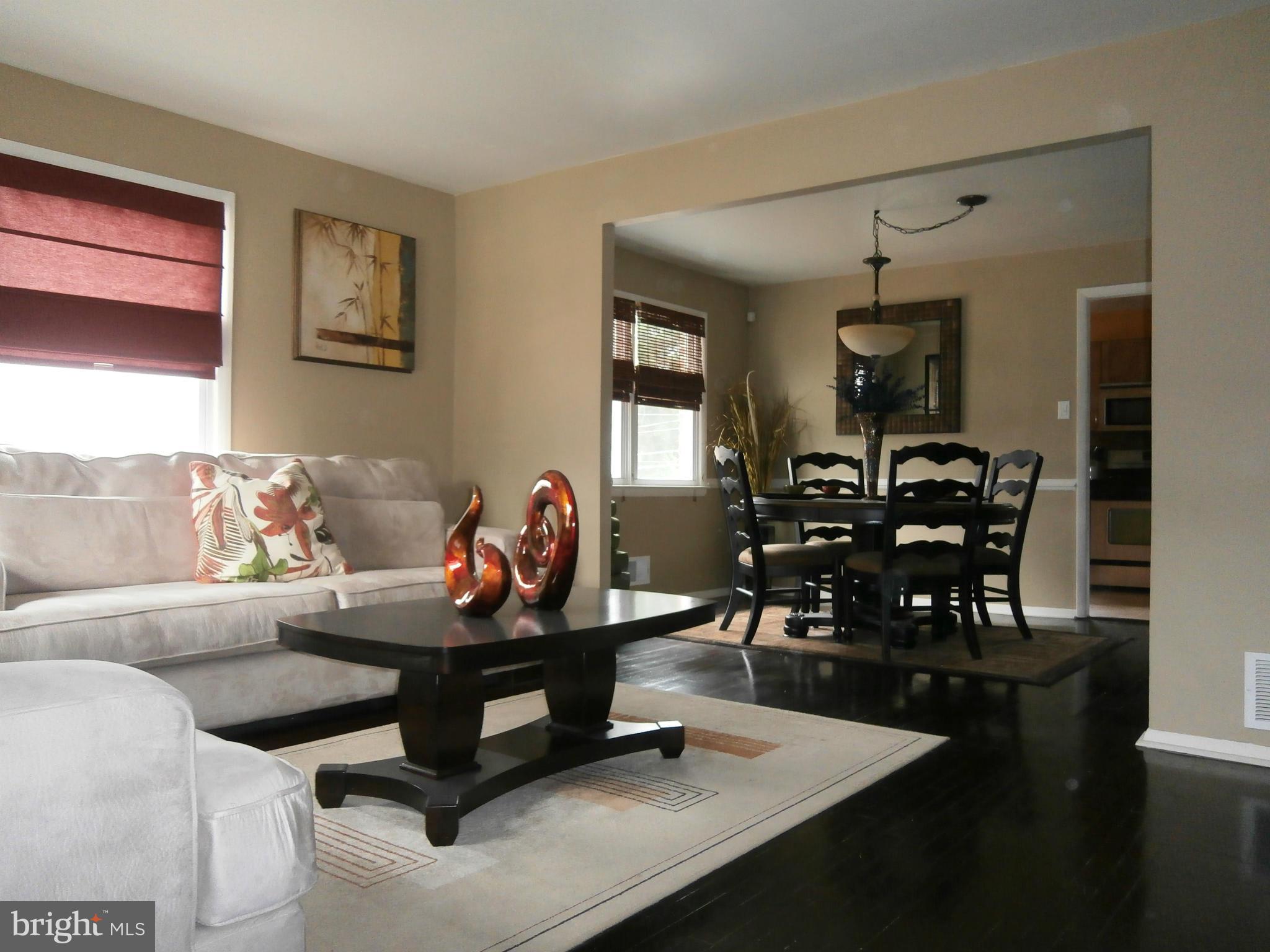 5636 Whitby Road Baltimore, MD 21206 - Photo 15 of 17 a living room with furniture
