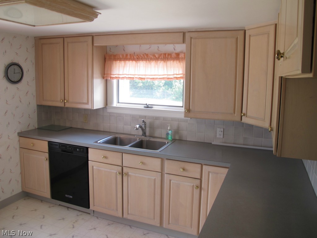 40 West Comet Road Clinton, OH 44216 - Photo 5 of 19