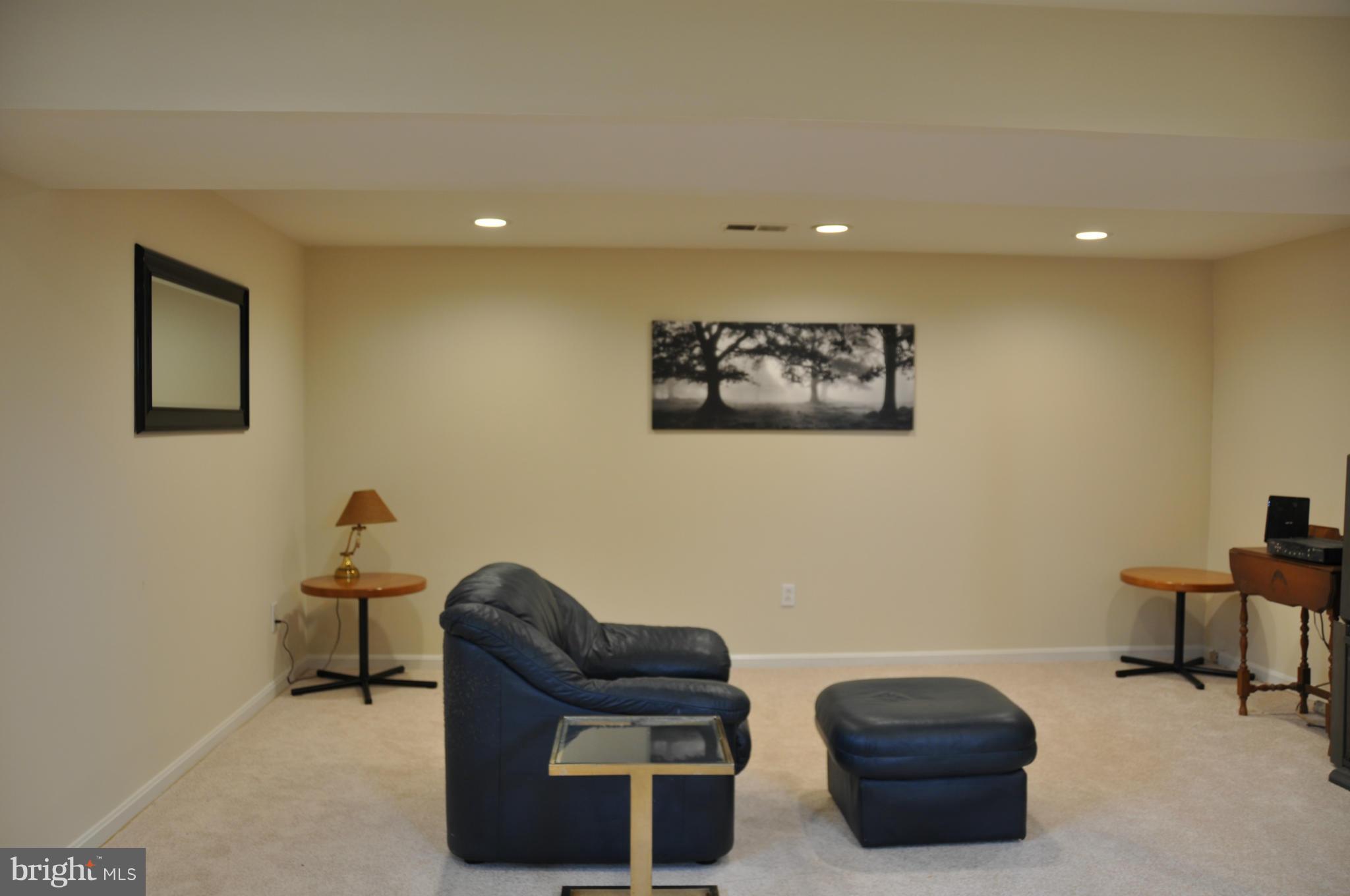 8621 Clydesdale Road Springfield, VA 22151 - Photo 8 of 27 Family Room