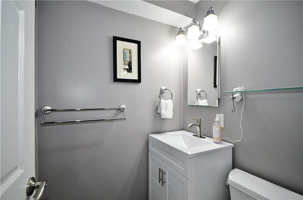 4625 Fifth Avenue, Unit 202 Pittsburgh, PA 15213 - Photo 22 of 32 New tile in primary bathroom.