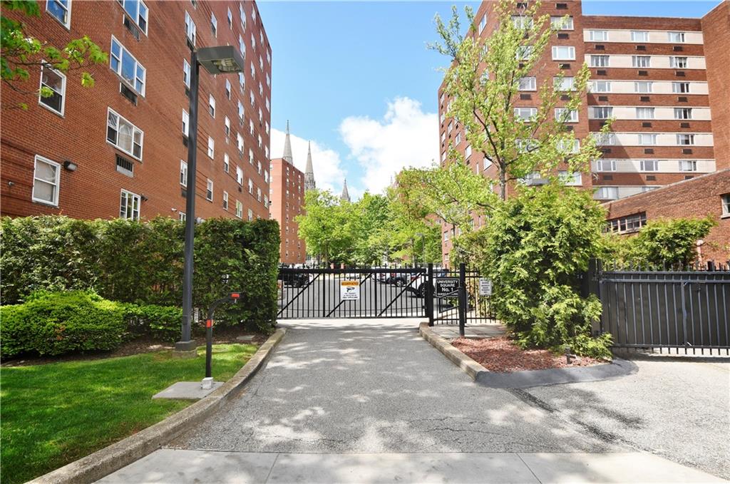 4625 Fifth Avenue, Unit 202 Pittsburgh, PA 15213 - Photo 32 of 32 Its location near Carnegie Mellon University and the University of Pittsburgh makes it an ideal choice for students, faculty, and professionals alike.