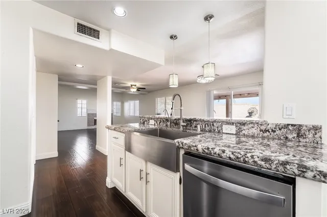 $2,550 | 660 Bonanza Plain Avenue, Henderson, NV 89011